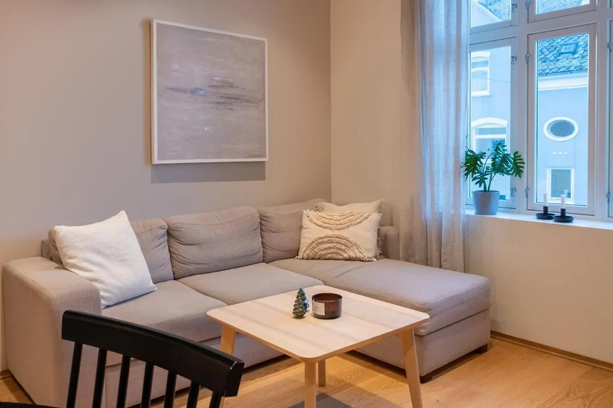 Renovated 3 Room Home In Historical Sandviken ベルゲン